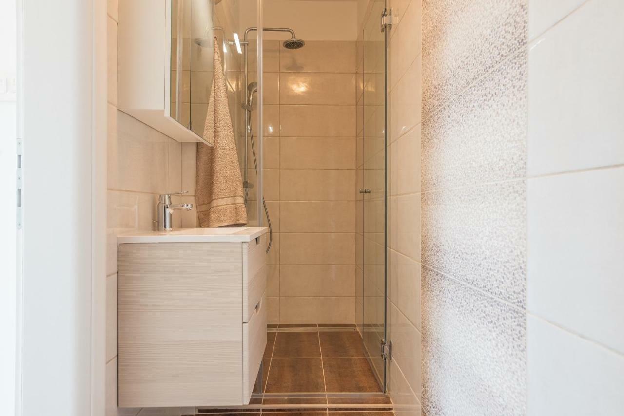 Apartmani Dupor Gornji Karin Exterior photo