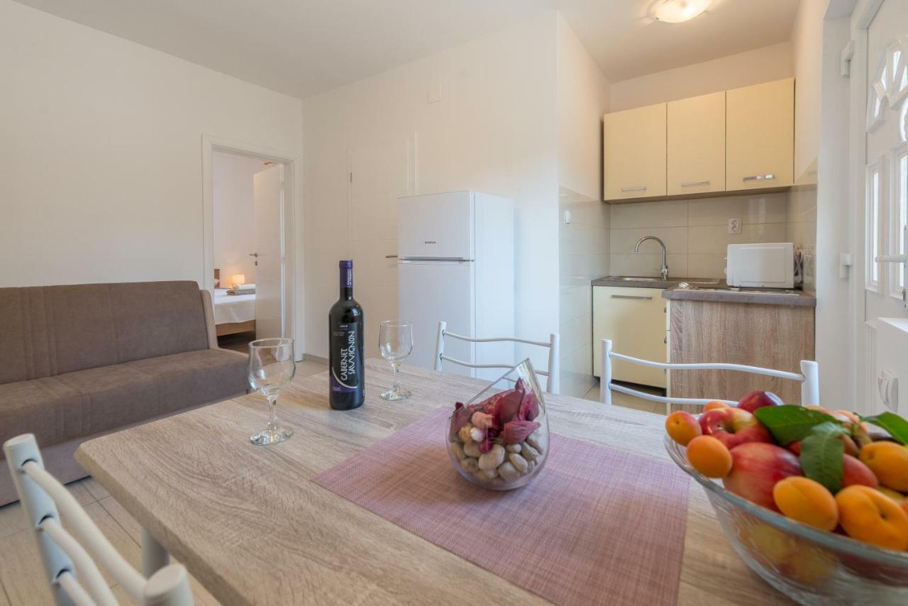 Apartmani Dupor Gornji Karin Exterior photo