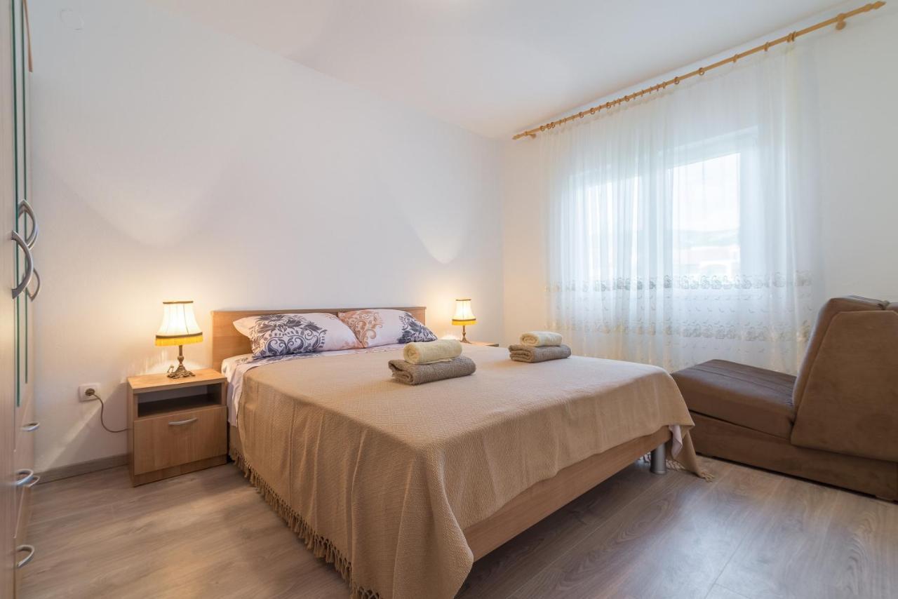 Apartmani Dupor Gornji Karin Exterior photo